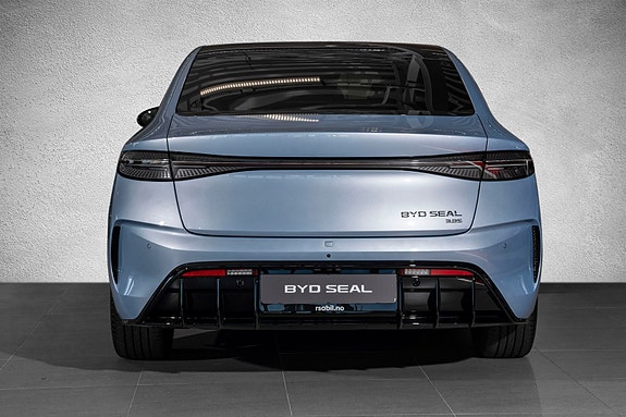BYD Seal 4 of 5