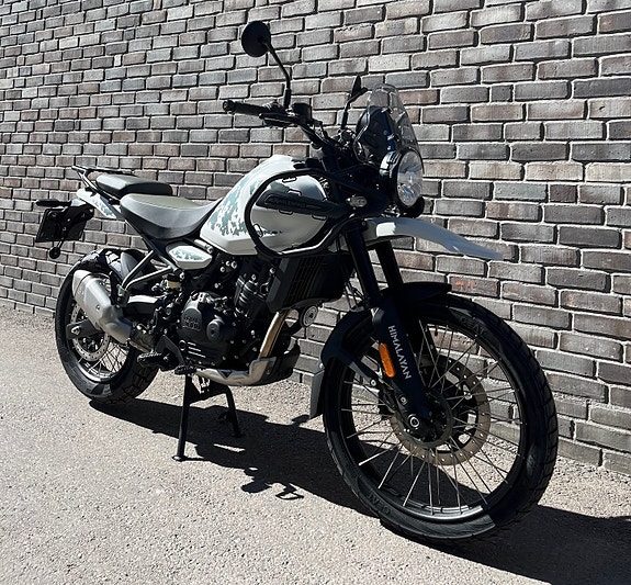 Royal Enfield Himalayan 452 2 of 5