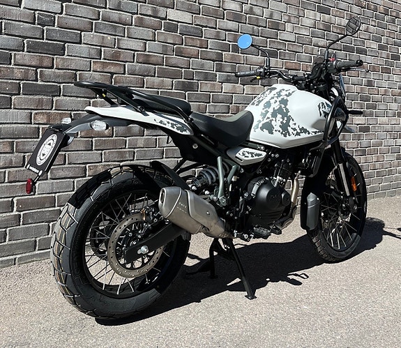 Royal Enfield Himalayan 452 3 of 5
