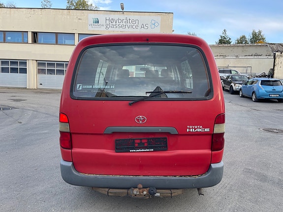 Toyota HiAce 6 of 26