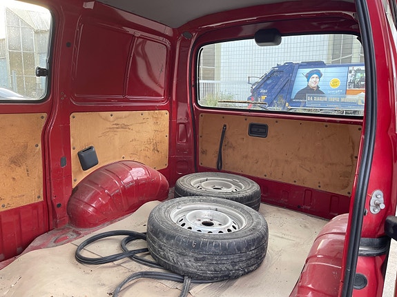 Toyota HiAce 18 of 26