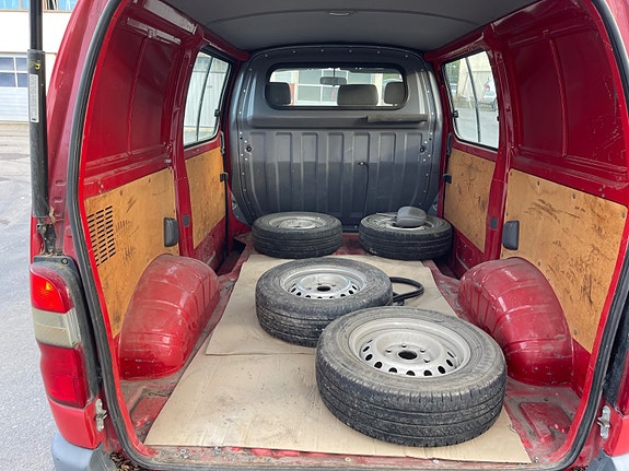 Toyota HiAce 16 of 26