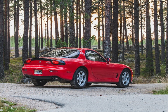 Mazda RX-7 4 of 5