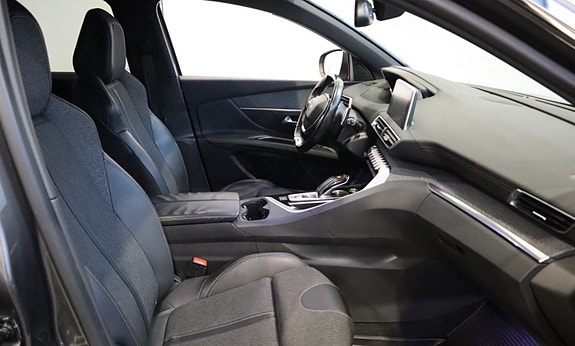 Peugeot 3008 9 of 13