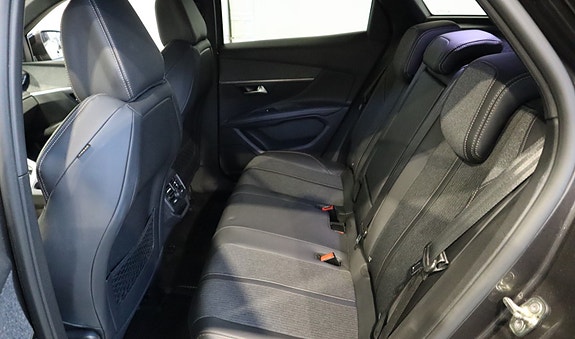 Peugeot 3008 10 of 13