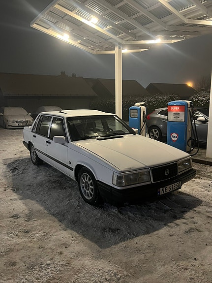 Volvo 740 2 of 19