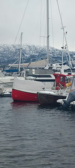 Pen og velholdt sjark, tidligere fiskeriregistrert H33AV 3 of 5