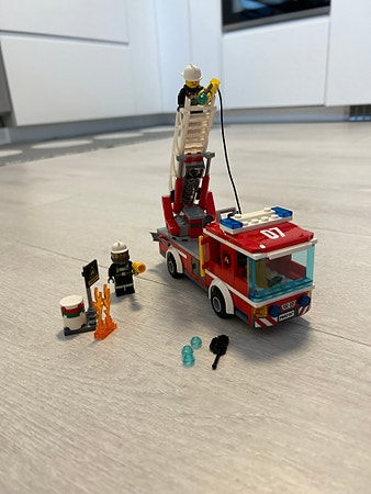 Stigebil komplett sett Lego City 60107 brannbil