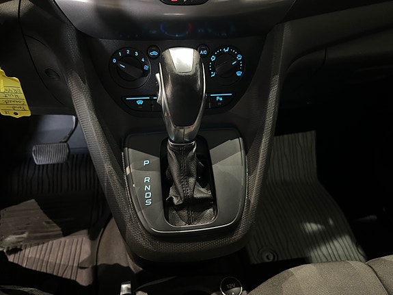 Ford Transit Connect 13 of 24