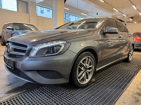 Mercedes-Benz A200 2 of 5
