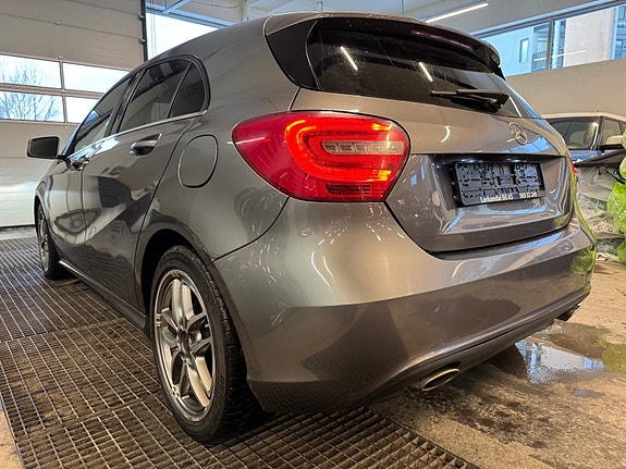 Mercedes-Benz A200 3 of 5