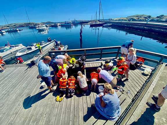 Sommernaturveiledning til publikum på Verdens Ende