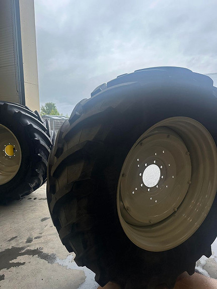 Trelleborg TM800 650/65-42 og 540/65-30 Valtra/John Deere, kr 95 000,-