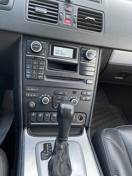 Volvo XC90 6 of 26