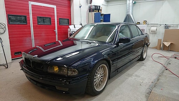 BMW 7-Serie 15 of 19