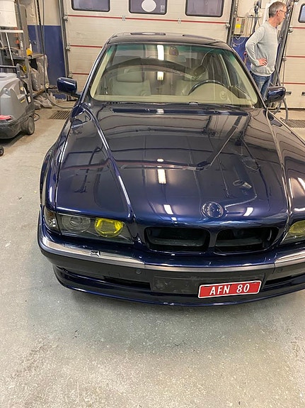 BMW 7-Serie 12 of 19