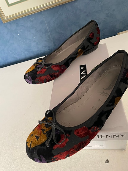 Product image 1 of 8