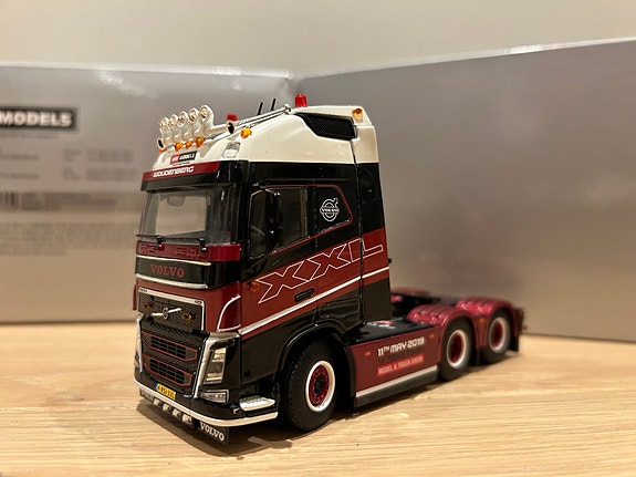 Product image 1 of 6