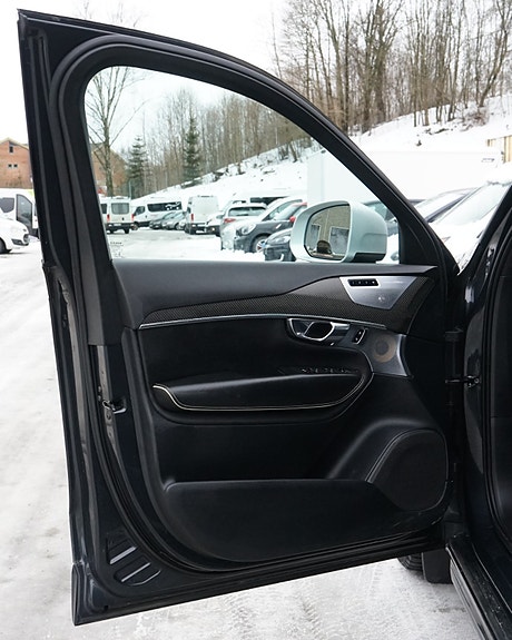 Volvo XC90 25 of 30