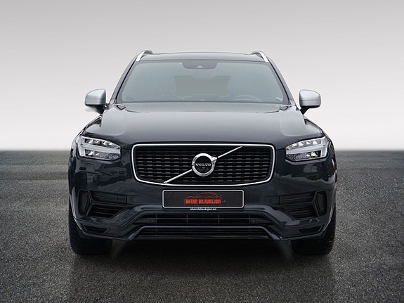 Volvo XC90 2 of 30