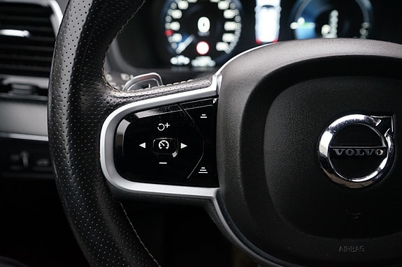 Volvo XC90 30 of 30