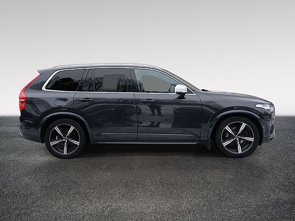 Volvo XC90 9 of 30