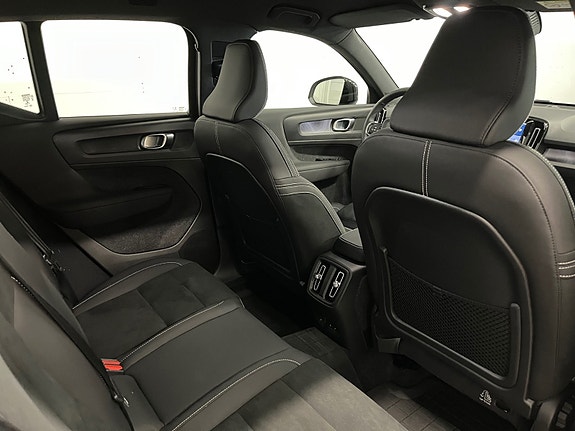 Volvo XC40 8 of 24