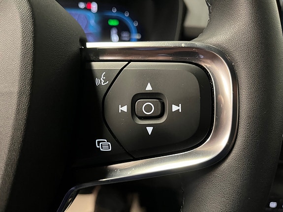 Volvo XC40 12 of 24