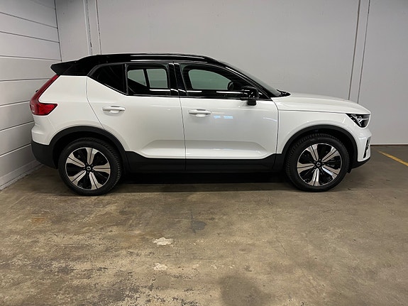 Volvo XC40 5 of 24