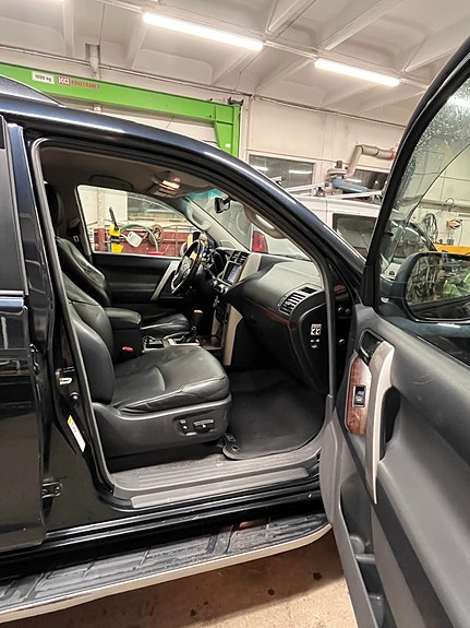 Toyota Land Cruiser 20 of 30