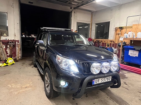 Toyota Land Cruiser 10 of 30