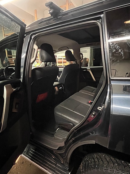 Toyota Land Cruiser 18 of 30