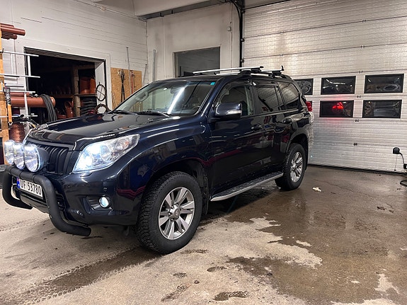 Toyota Land Cruiser 3 of 30