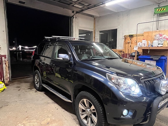Toyota Land Cruiser 9 of 30