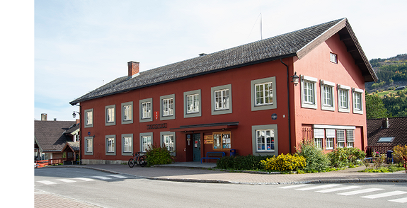 Bilde av Tingstugu. Foto: Terje Bjørnsen