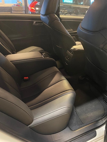 Toyota Mirai 12 of 30