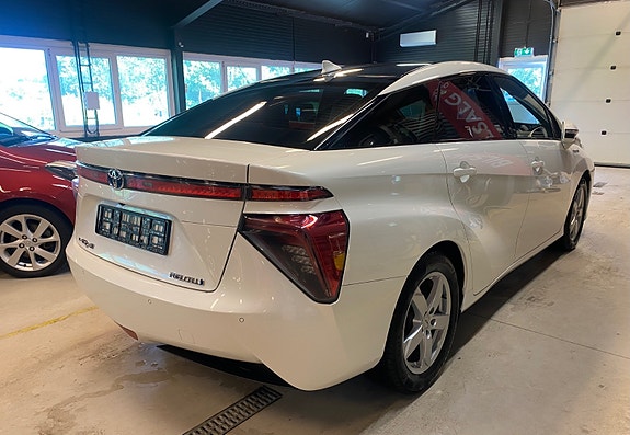 Toyota Mirai 6 of 30