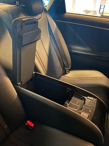 Toyota Mirai 14 of 30