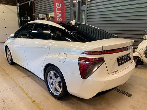 Toyota Mirai 4 of 30