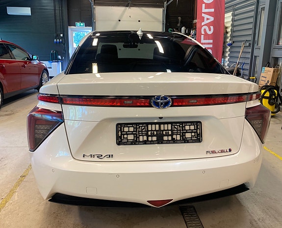 Toyota Mirai 5 of 30