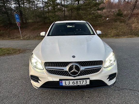 Mercedes-Benz GLC350 e 3 of 5