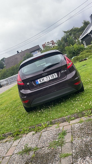 Ford Fiesta 2 of 4