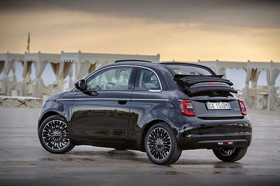 Fiat 500 2 of 3