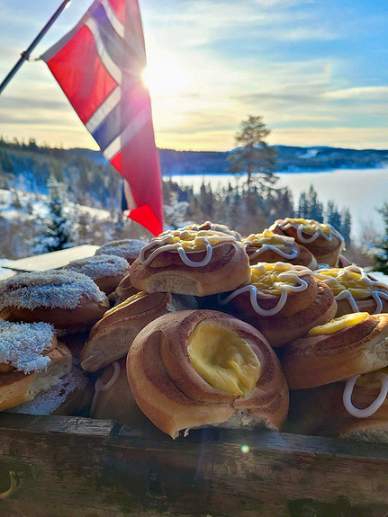 Når flagget er heist er hytta åpen