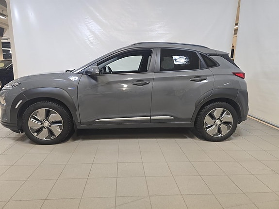Hyundai Kona 2 of 9