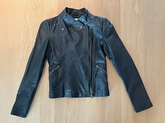 Product image 1 of 8