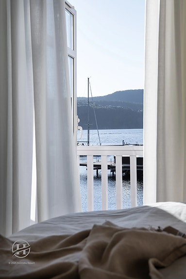 Alternativ II er en løsning hvor man kan nyte sjøutsikten direkte fra sengen.