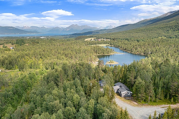 Velkommen til Snebakkveien 122 - Presentert av Håkon Hansen!