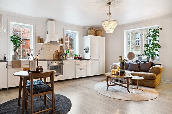 Velkommen til Ulstadløkkveien 32 - en elegant og ettertraktet 2-roms leilighet i 2. etasje