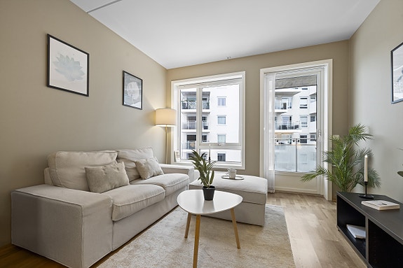 Lørenmegler Sindre Nyhus viser denne attraktive leiligheten i Lørenveien 62 b!